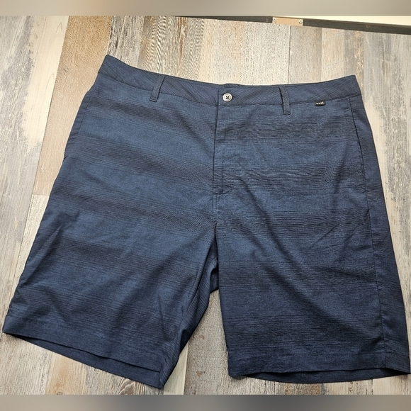Travis Mathew Men's Golf Shorts Navy Blue Size 38 - Picture 1 of 6